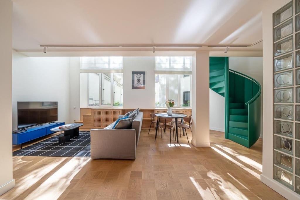 Căn hộ Bright Designer Loft In The City Center Riga